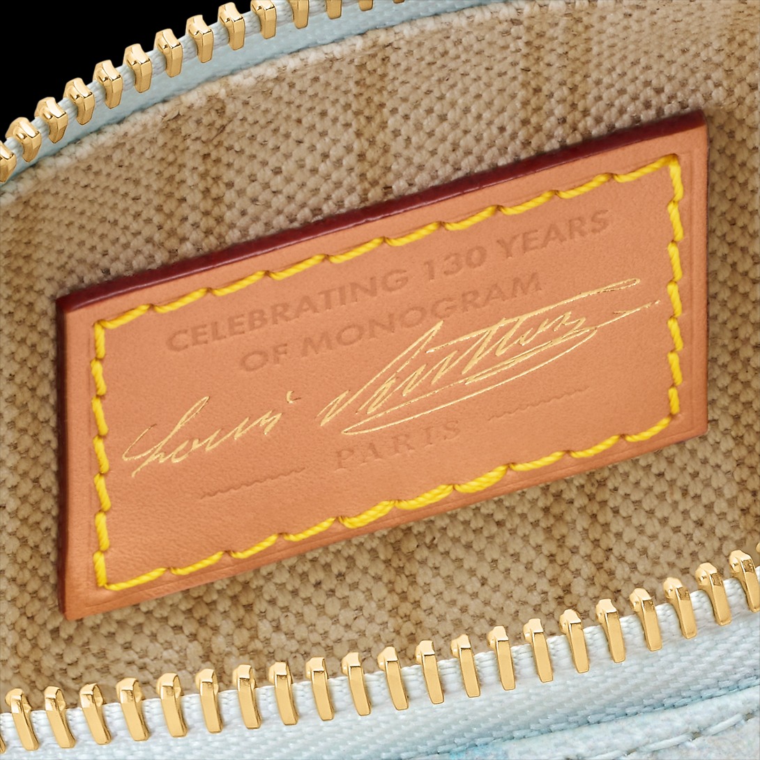 L0vis Vvtt0n Pochette Hills Shoulder Bag 7.3in/ 18.5cm Monogram Origine Bleu Courrier Gold Hardware For Women M28250