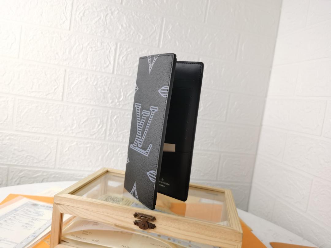 L0vis Vvtt0n Brazza Wallet Taurillon Shadow For Men, Men’s Wallet 7.5in/19cm LV