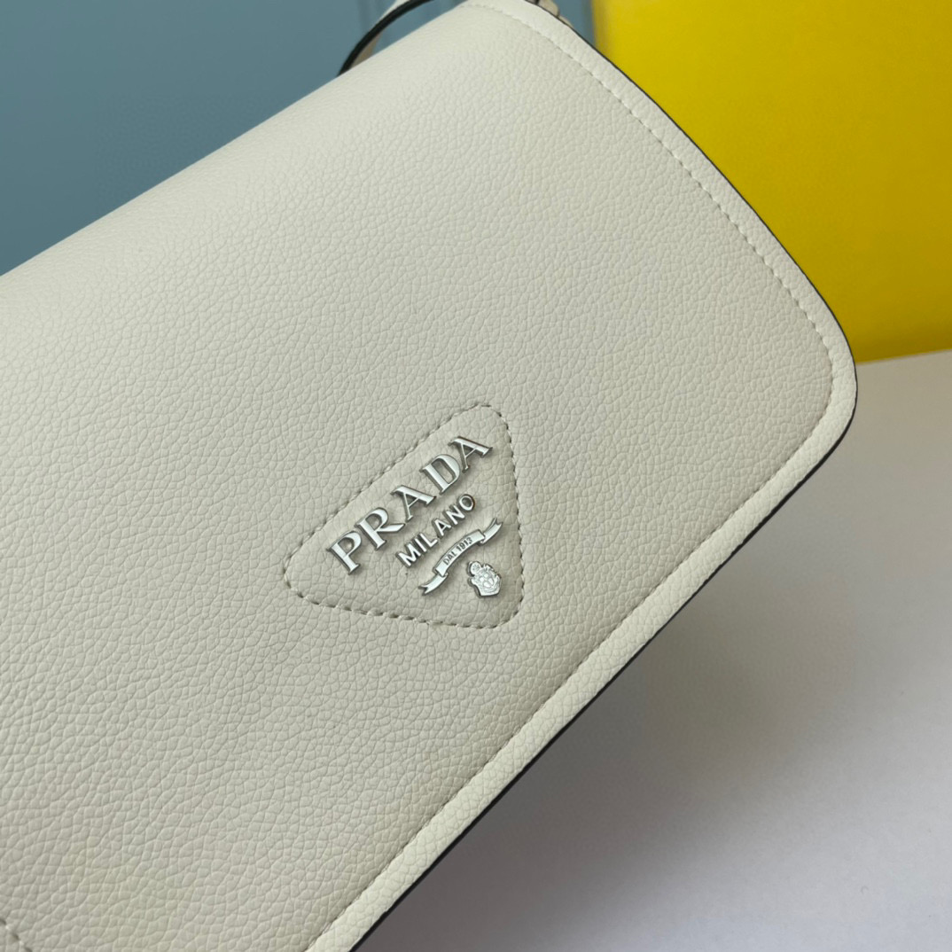 Pra*a Shoulder Bag White For Women, Women’s Bags 9in/23cm 1BD314_2DKV_F0009_V_3OO