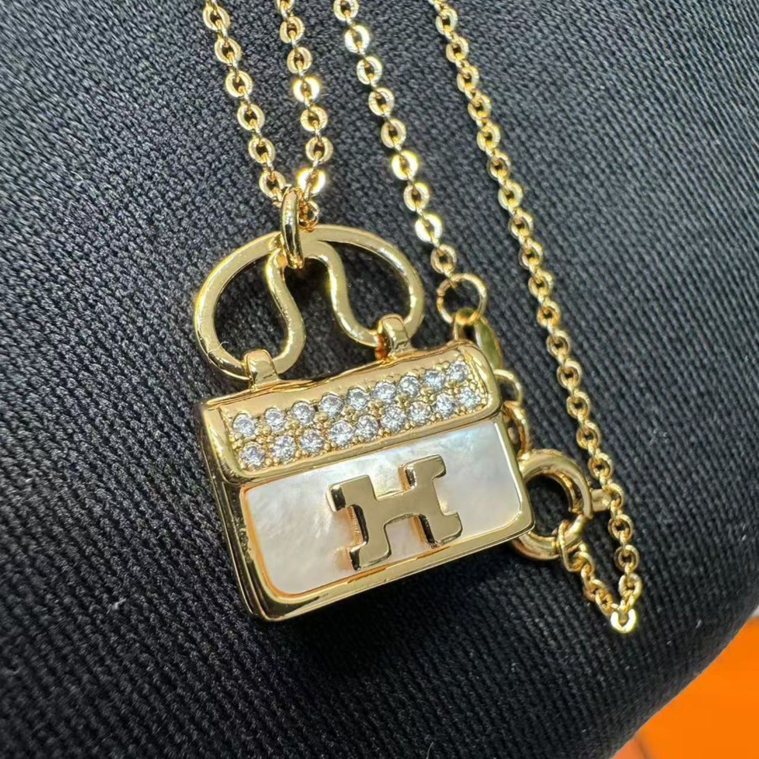 H**me5 Amulettes Constance Necklace Gold Tone For Women