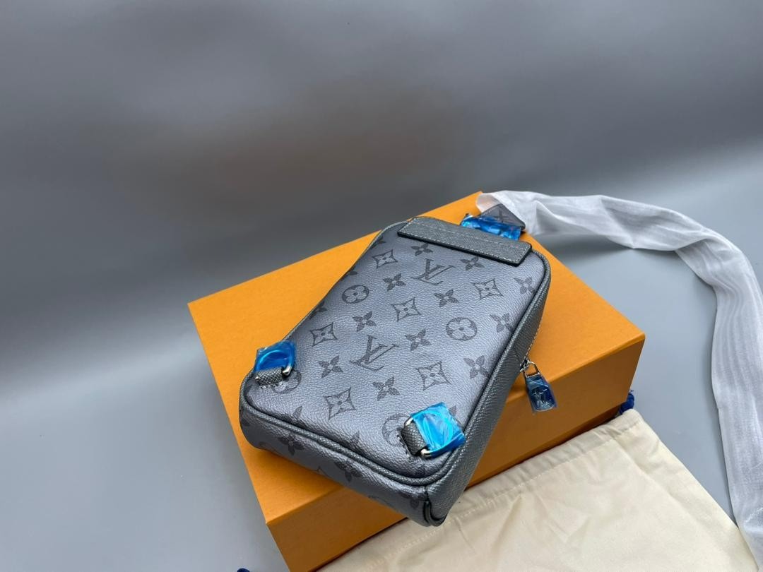 L0vis Vvtt0n Outdoor Sling Bag Taigarama Gunmetal Gray For Men, Men’s Bags, Crossbody Bags 8.3in/21cm LV