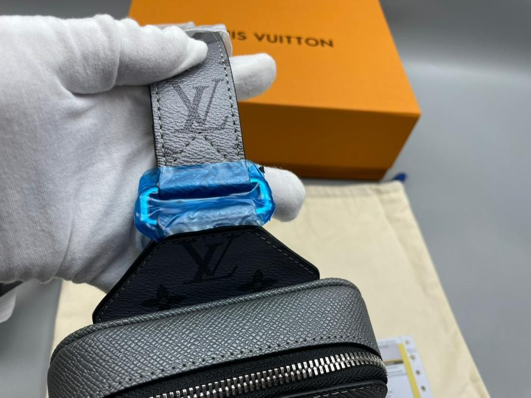 L0vis Vvtt0n Outdoor Sling Bag Taigarama Gunmetal Gray For Men, Men’s Bags, Crossbody Bags 8.3in/21cm LV