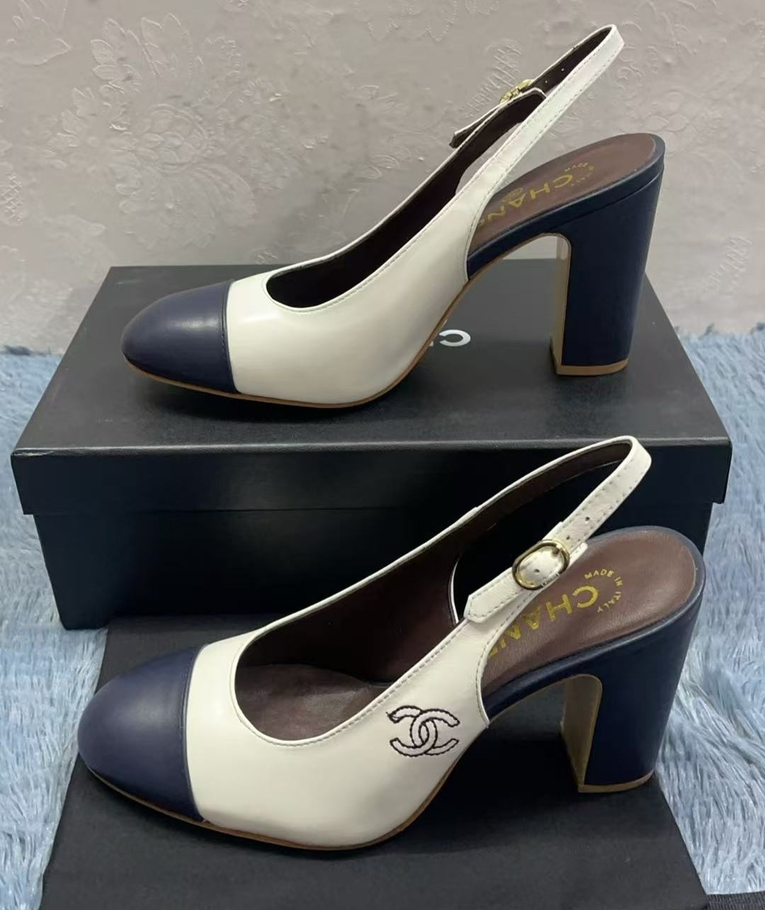 Ch**el Slingbacks White And Dark Blue For Women – G45564 B15702 NV160