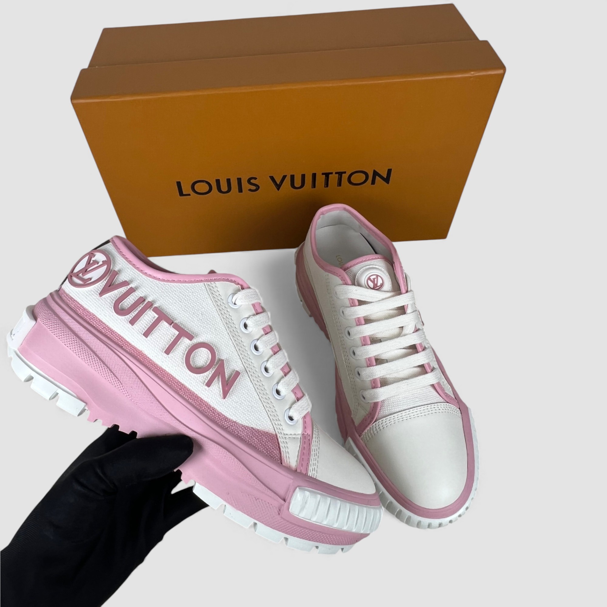 L0vis Vvtt0n Women’s LV Squad Sneaker Pink For Women LV 1AACW0