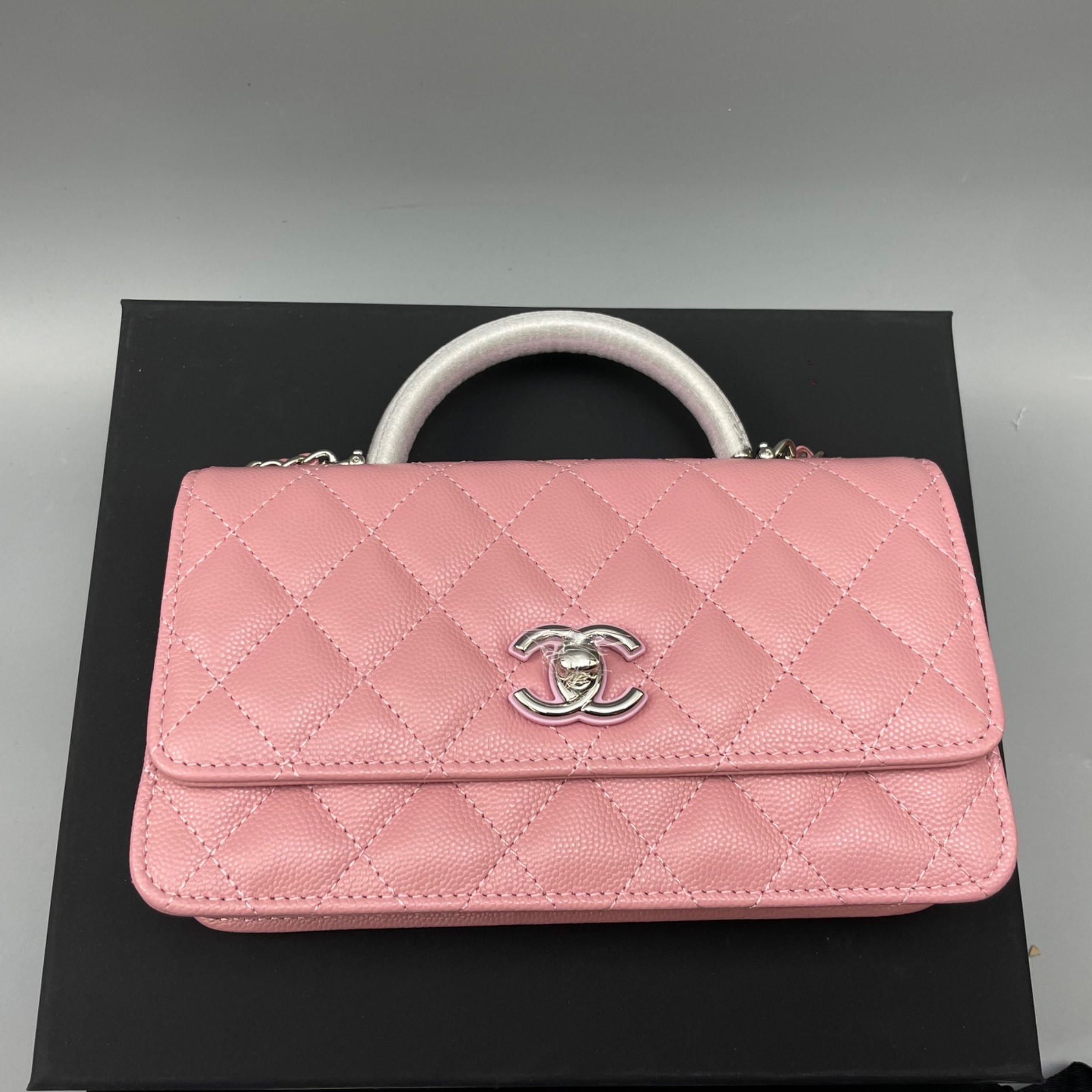 [True-to-ORIGINAL] Ch**el Clutch With Chain Pink 7.3in/18.5cm For Women