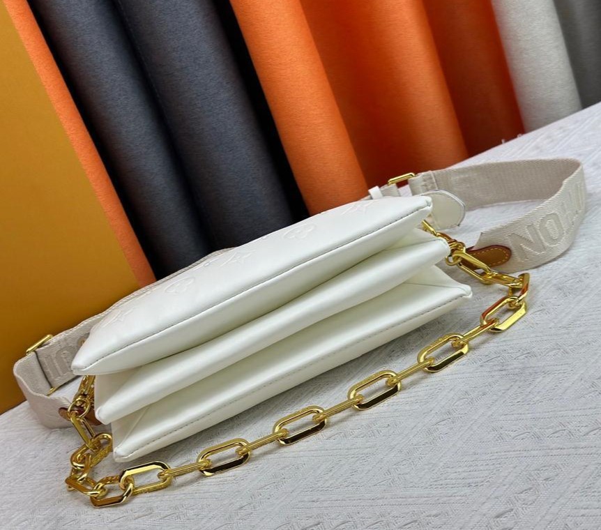 L0vis Vvtt0n Coussin PM Monogram-Embossed Cream For Women 10.2in/26cm LV M57793