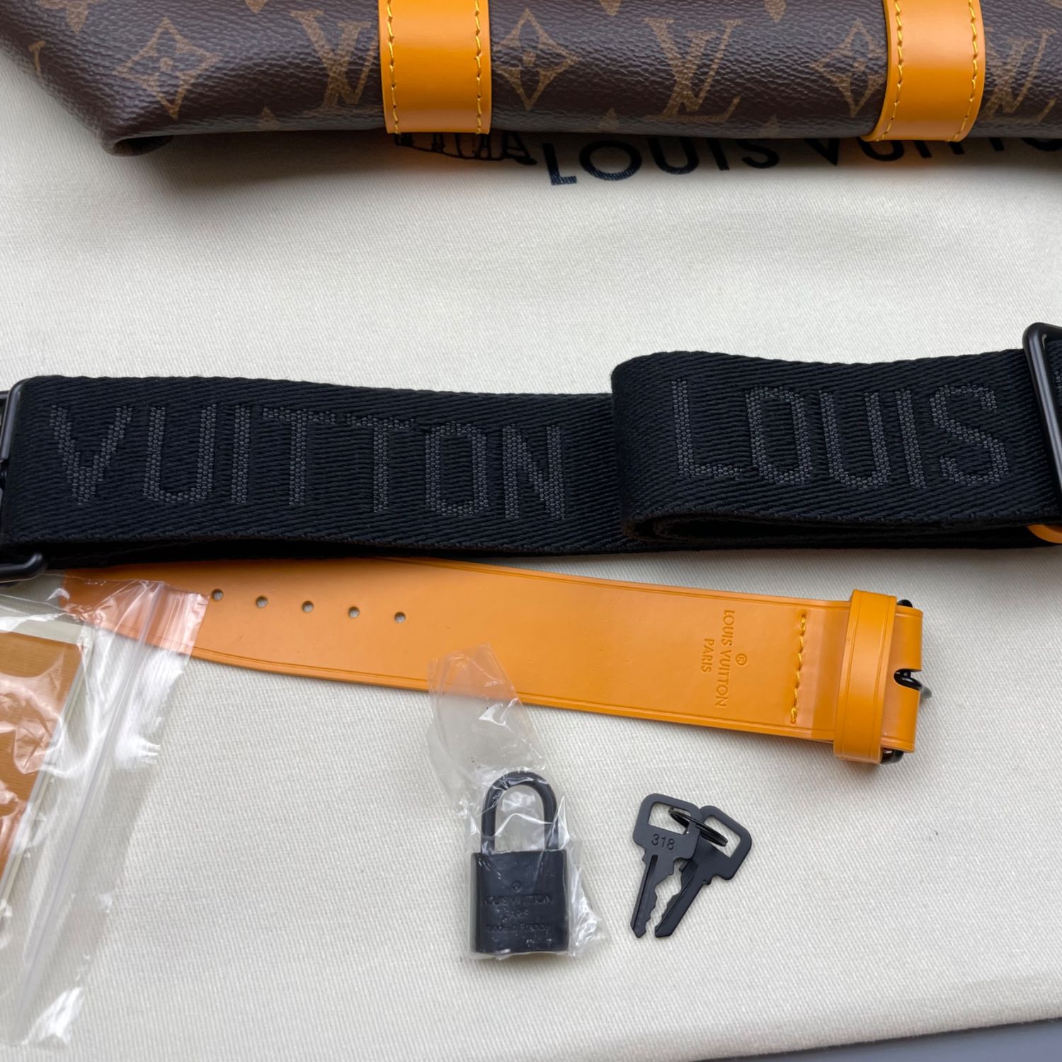 L0vis Vvtt0n Keepall Bandoulière 55 Bag Brown 21,7in/55cm M46702