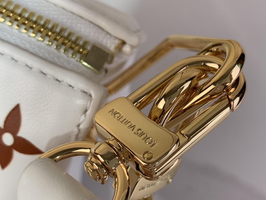 L0vis Vvtt0n LV x TM Coussin PM Multicolored For Women 26cm/10in – M13233