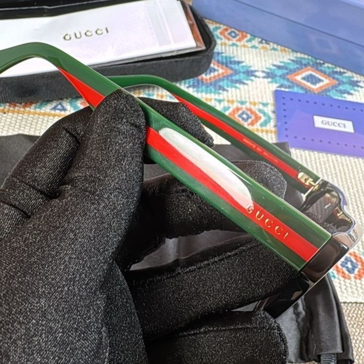 Gvc*1 Square Frame Sunglasses Green For Women