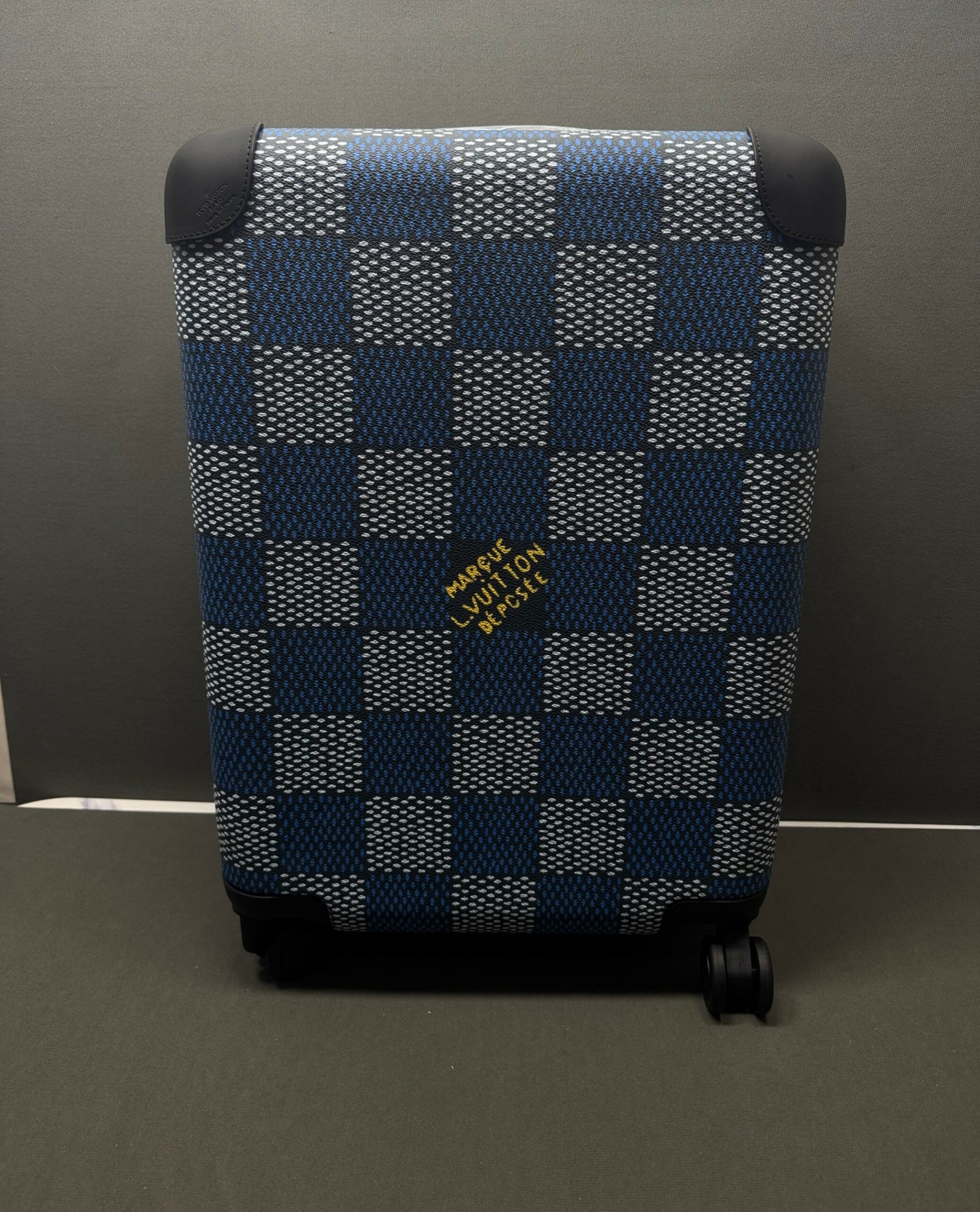 L0vis Vvtt0n Horizon 55 Suitcase Blue 21.7in/55cm N40684