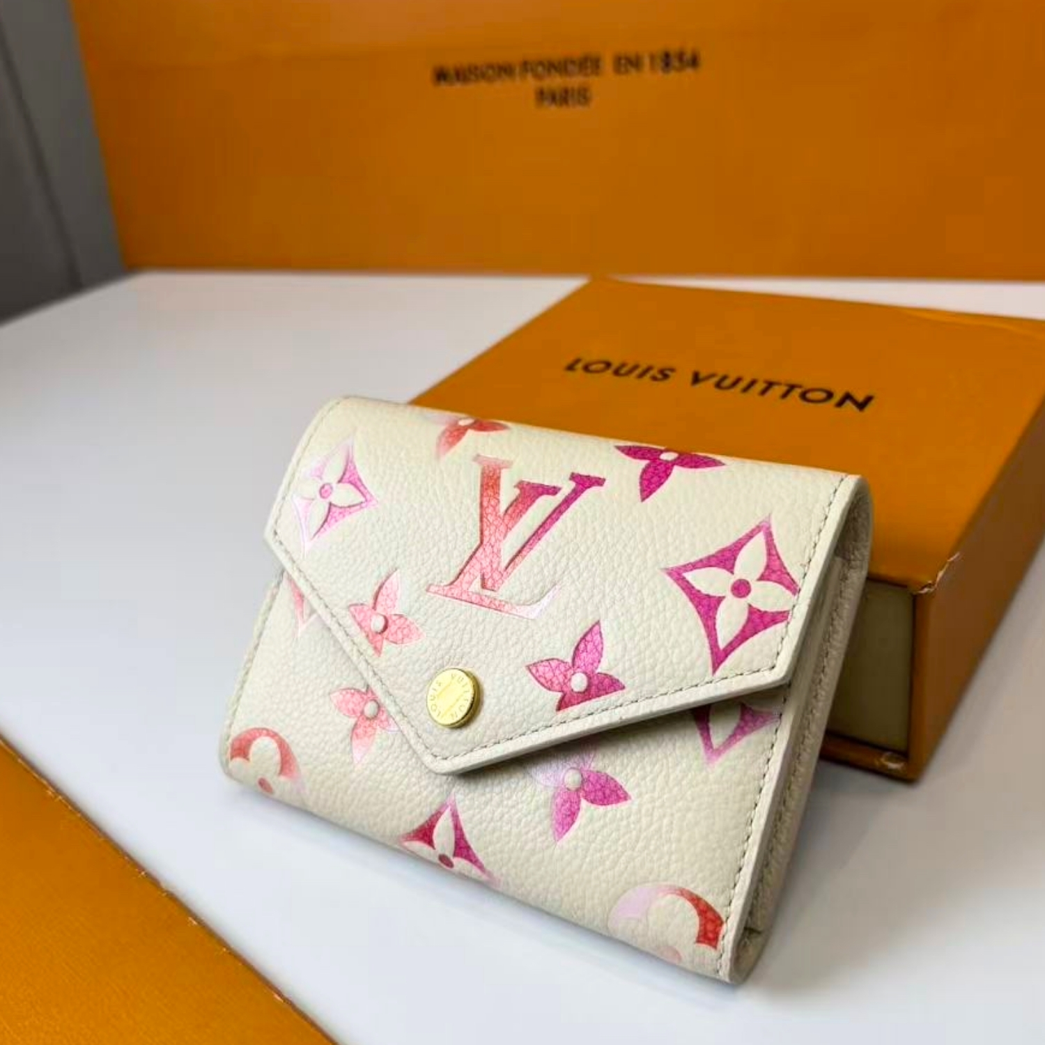 L0vis Vvtt0n Victorine Wallet Cream For Women 4.7 Inches/ 12 Cm M83507