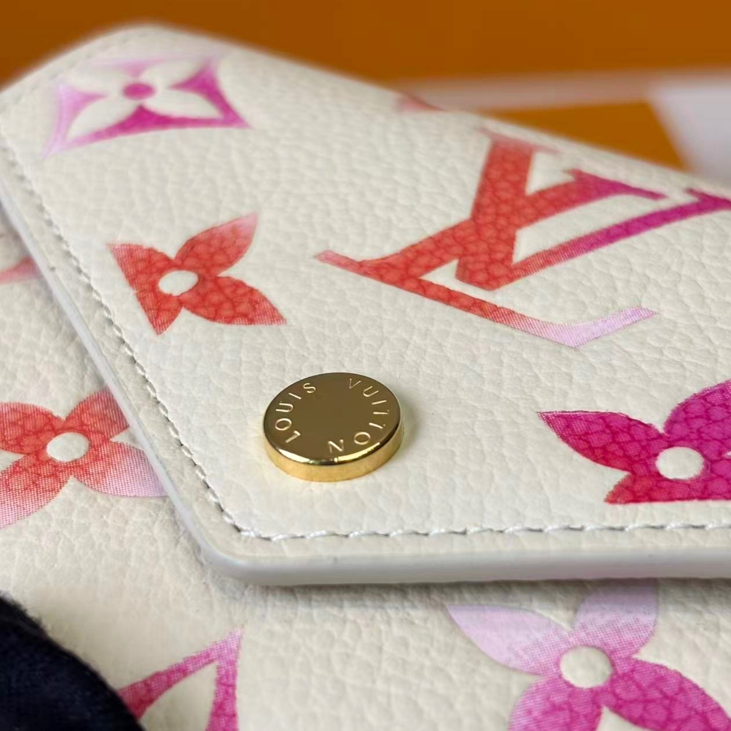 L0vis Vvtt0n Victorine Wallet Cream For Women 4.7 Inches/ 12 Cm M83507