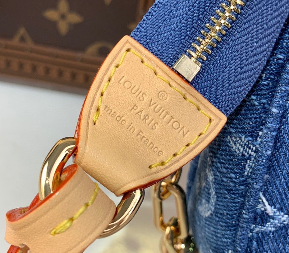 L0vis Vvtt0n LV x TM Pochette Accessoires Cherry Denim For Women 8.7in/22cm M13994