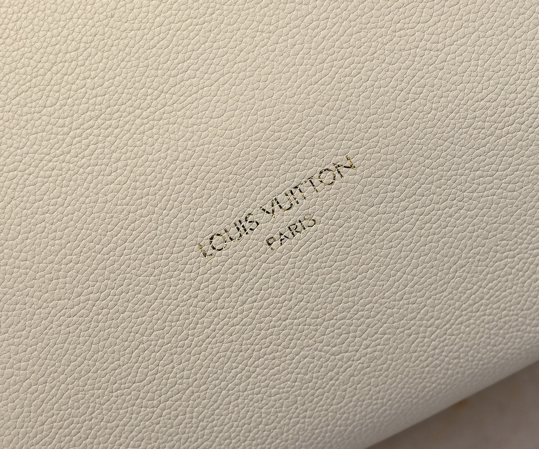 L0vis Vvtt0n Low Key Hobo MM Beige For Women M25022 12.2in/31cm