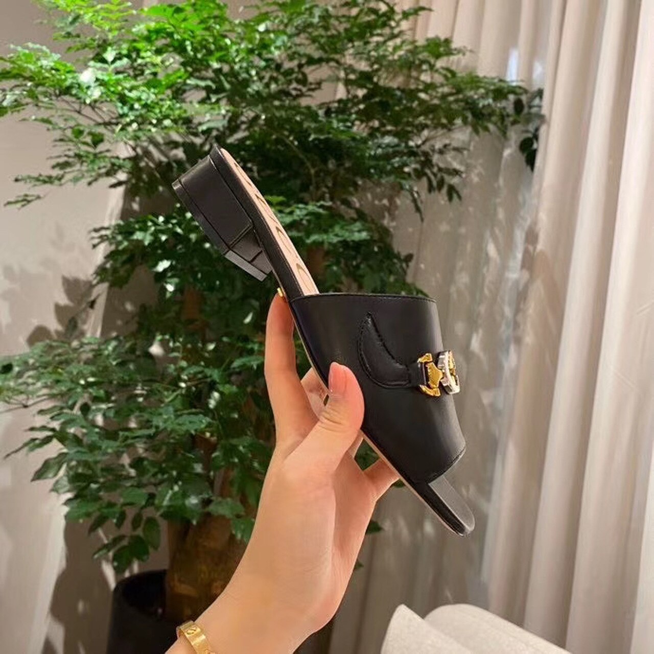 Gvc*1 Gvc*1 Zumi Slide Sandals Black For Women GG