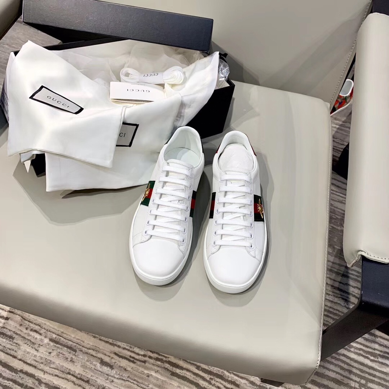 Gvc*1 Women’s Ace Sneaker With Bee White For Women GG 431942 02JP0 9064