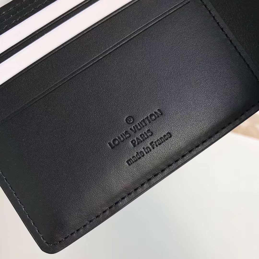L0vis Vvtt0n Multiple Wallet In Black Monogram Shadow For Men, Men’s Wallet 4.5in/11.5cm LV M62901