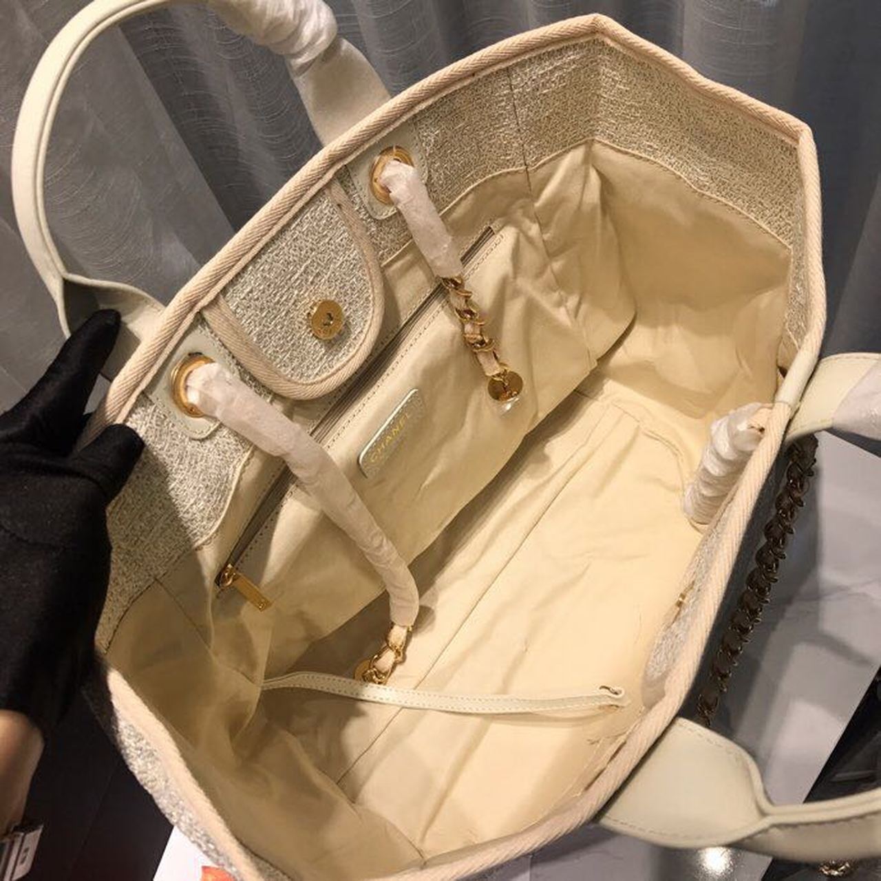 Ch**el Deauville Tote Tweed Canvas Bag Fall/Winter Collection, Beige/Cream/Gold/Multi For Women 15in/38cm