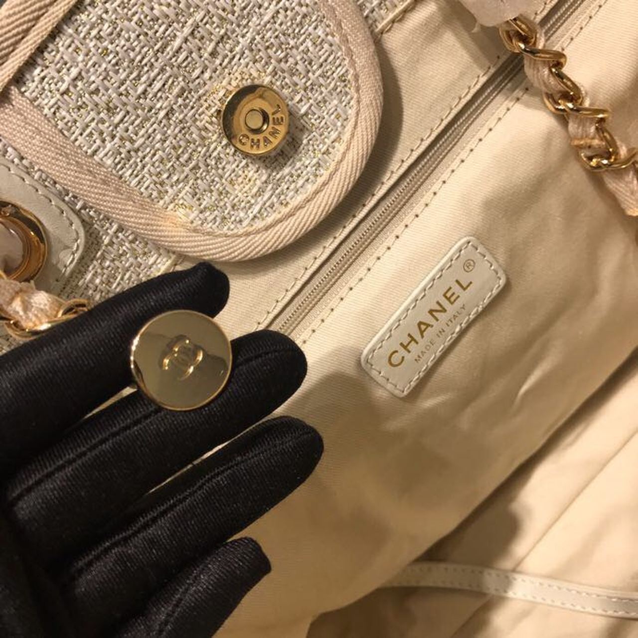 Ch**el Deauville Tote Tweed Canvas Bag Fall/Winter Collection, Beige/Cream/Gold/Multi For Women 15in/38cm