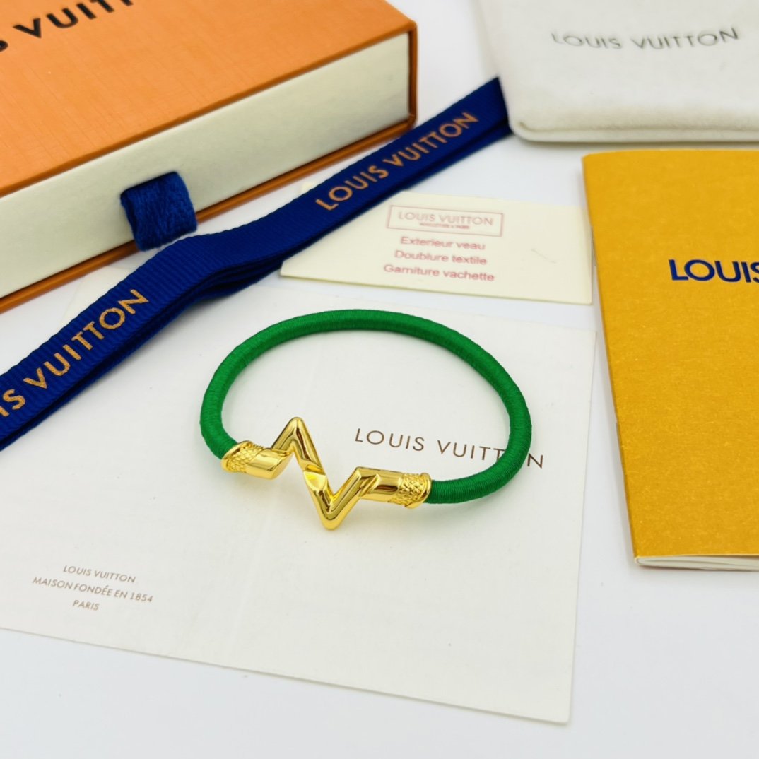 L0vis Vvtt0n Volt Upside Down Play Small Bracelet Yellow Gold