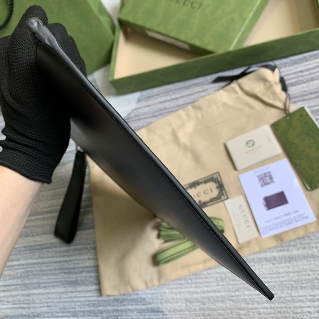 Gvc*1 Marmont Pouch in Black with Gold Toned Hardware For Men, Men’s Pouch 12in/30.5cm GG 475317 DJ20T 1000