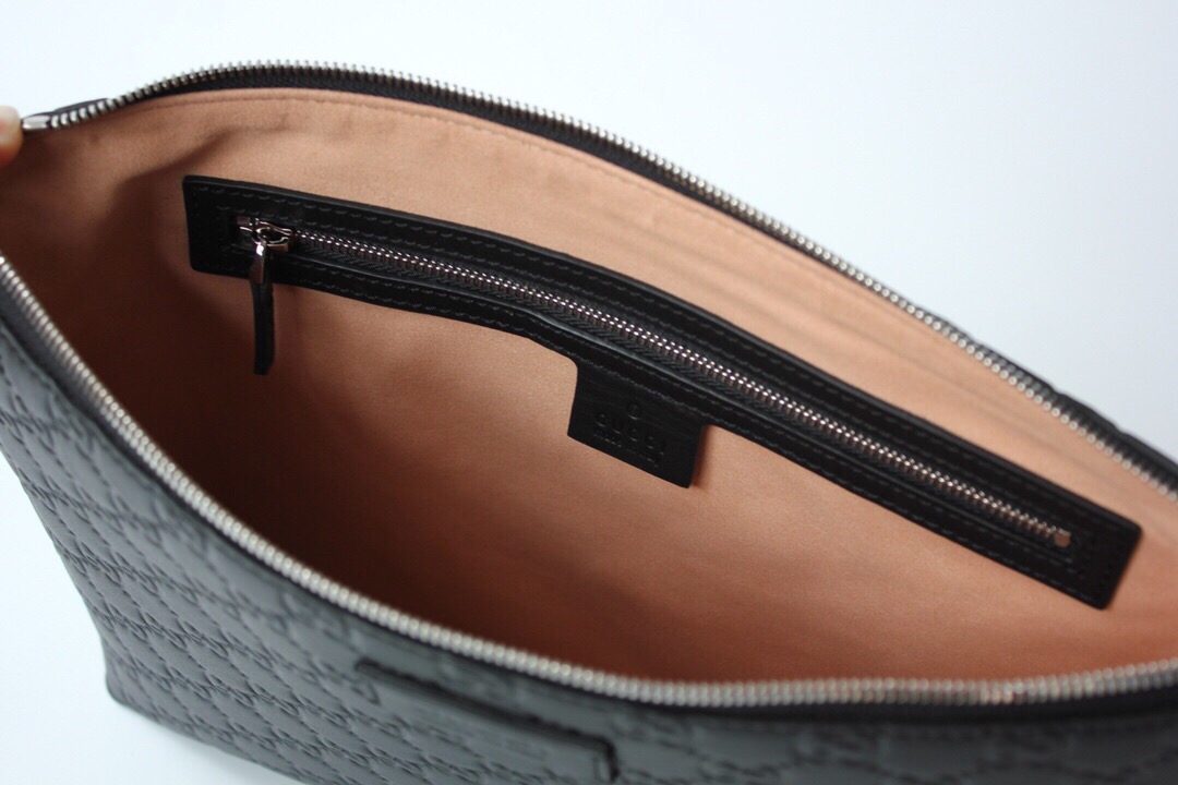 Gvc*1 Animalier Pouch Full Black For Men, Men’s Pouch 12in/30.5cm GG