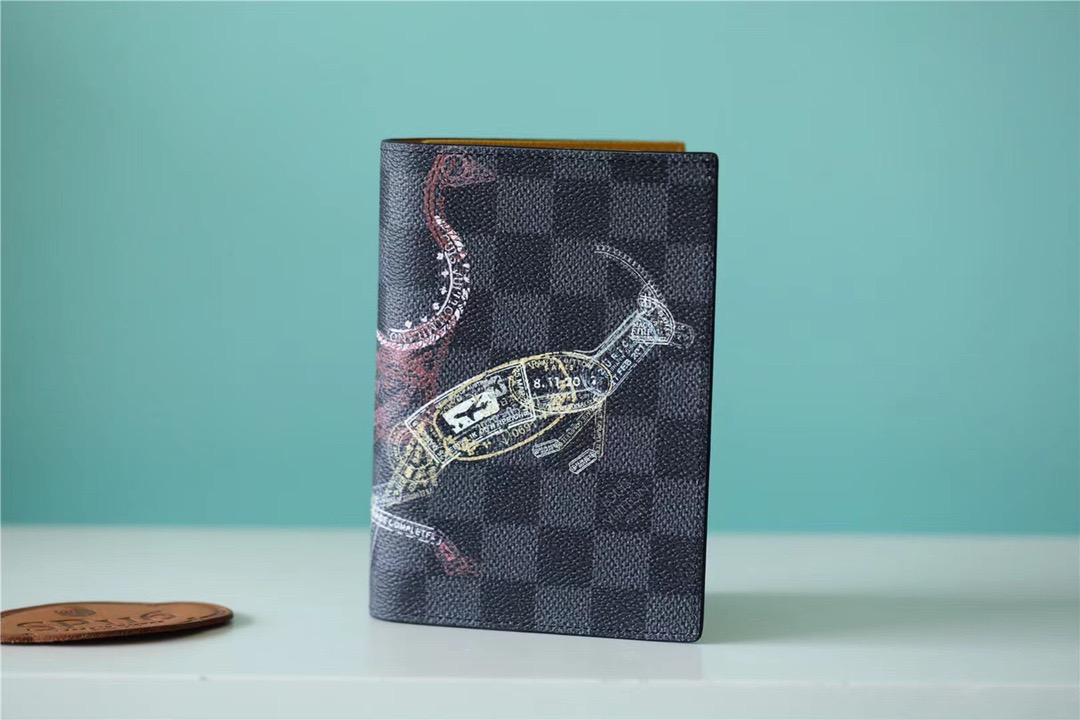 L0vis Vvtt0n Passport Cover Damier Graphite Canvas For Men, Men’s Wallet 5.5in/14cm LV N64604