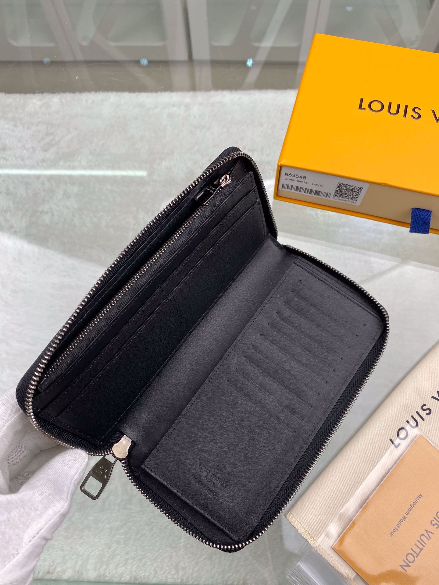 L0vis Vvtt0n Zippy Wallet Vertical Damier Infini For Men, Men’s Wallet 7.9in/20cm LV N63548