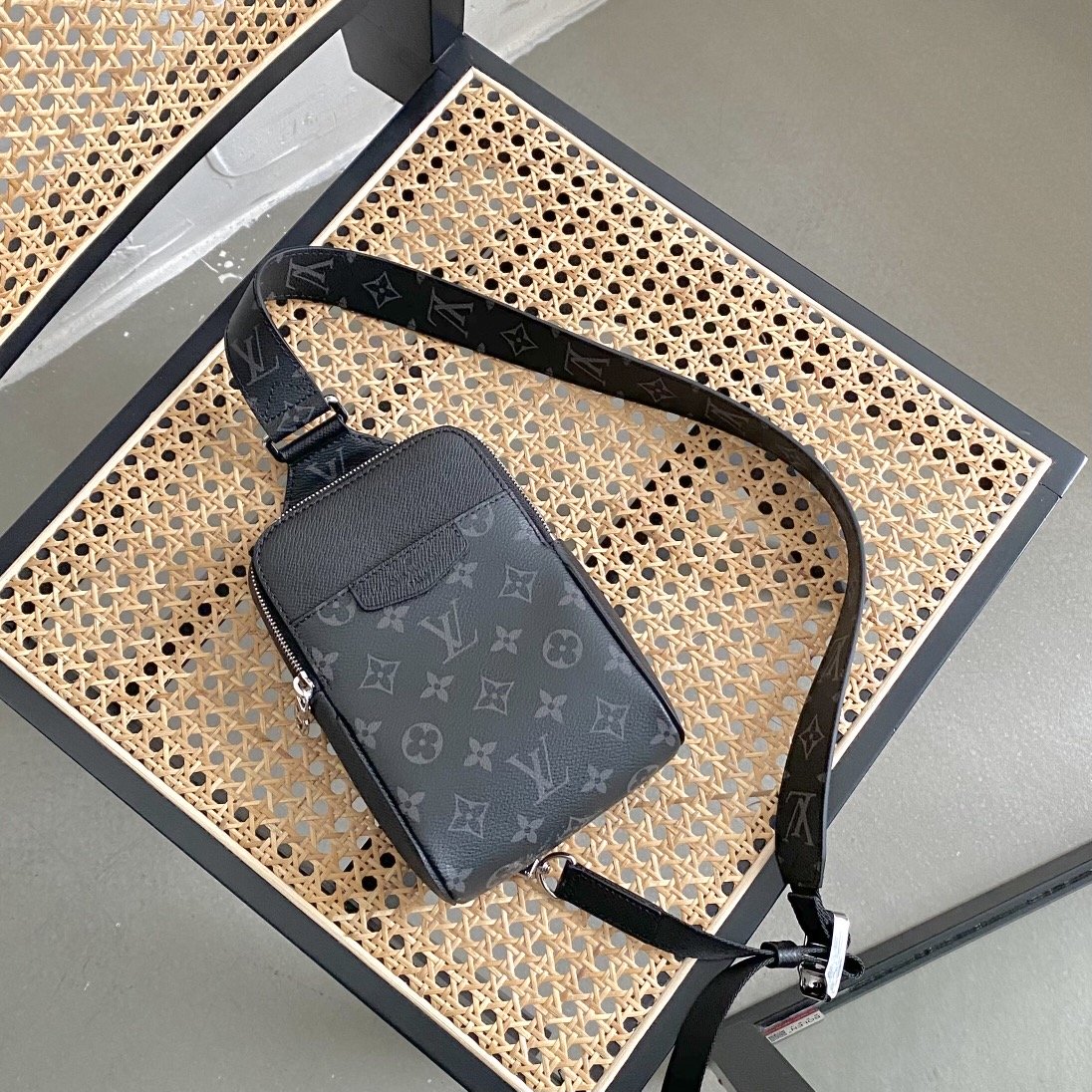 L0vis Vvtt0n Outdoor Slingbag Taigarama Noir Black For Men, Men’s Bags, Crossbody Bags 8.3in/21cm LV M30741