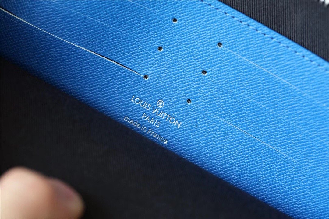 L0vis Vvtt0n Pochette Voyage MM Damier Graphite Stamps Canvas For Men, Men’s Wallet 10.6in/27cm LV N64605