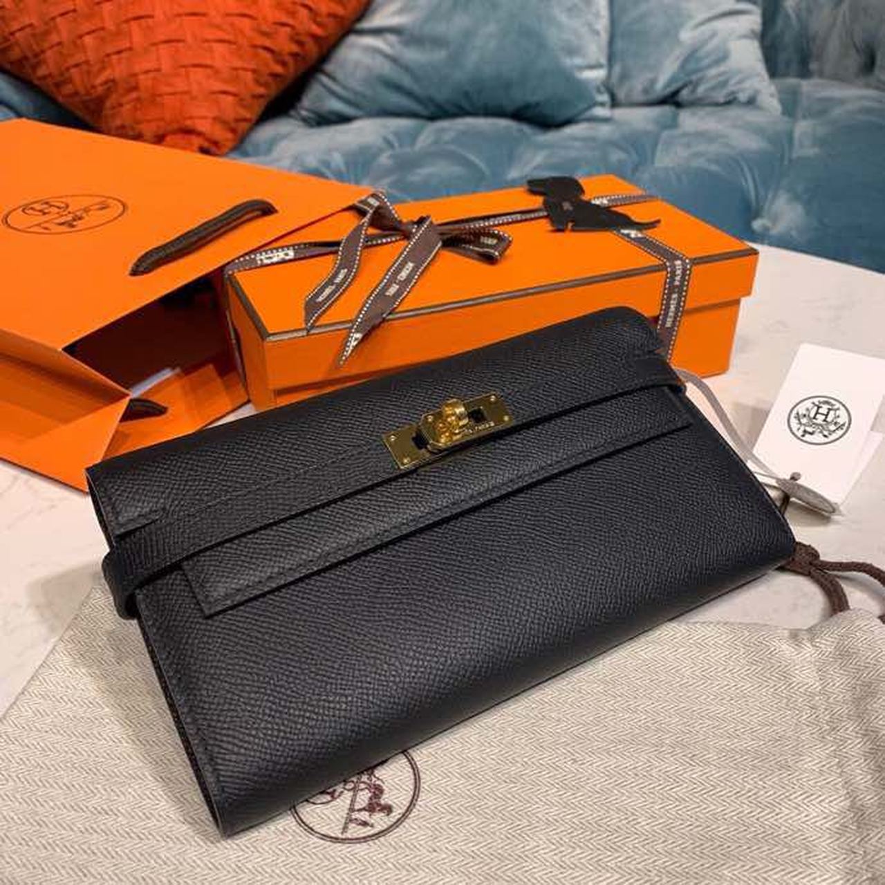 H**me5 Kelly Wallet To Go Woc Black With Gold Toned Hardware Bag For Women 8.2in/21cm