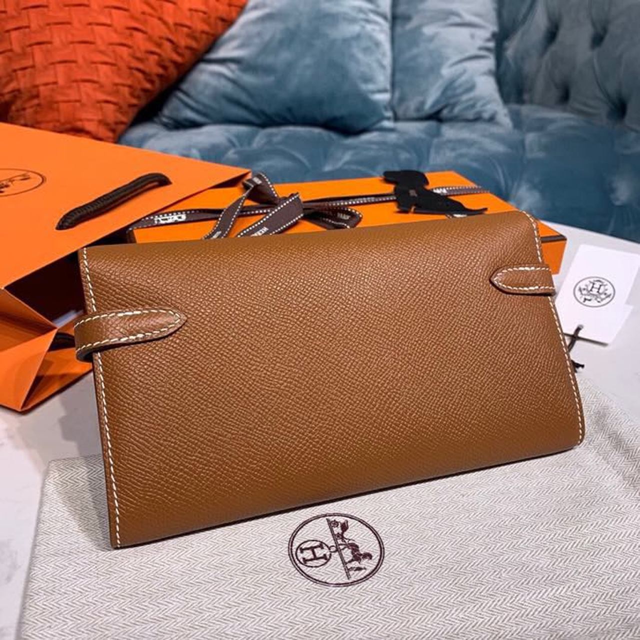 H**me5 Kelly Wallet To Go Woc Brown With Gold Toned Hardware Bag For Women 8.2in/21cm