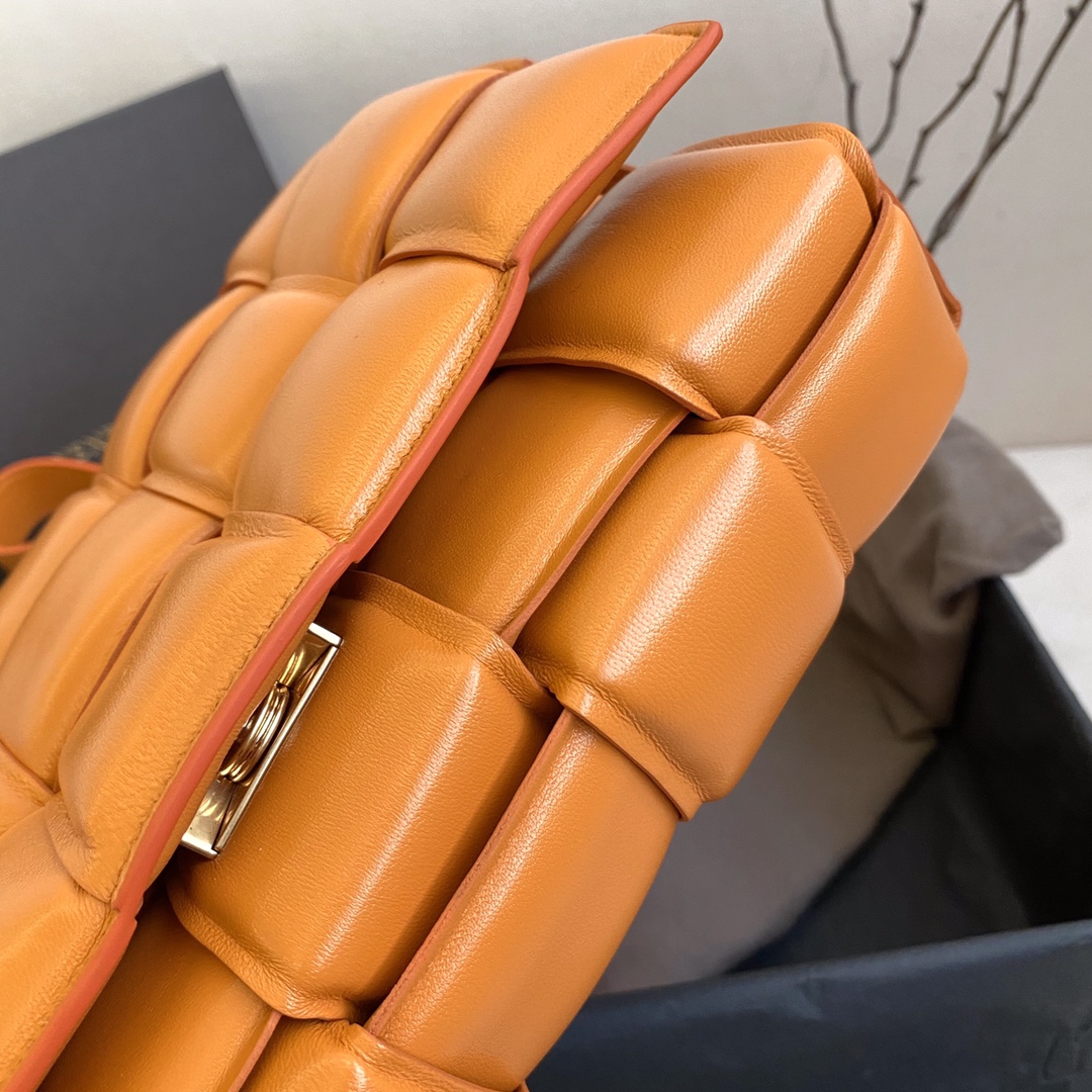 B0tt*ga Ven*ta Padded Cassette Bag For Women 10.2in/26cm In Orange