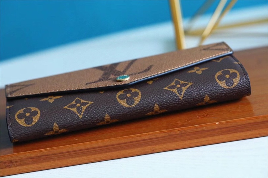 L0vis Vvtt0n Sarah Wallet Monogram and Monogram Reverse Canvas For Women, Women’s Wallets 7.5in/19cm LV M80726