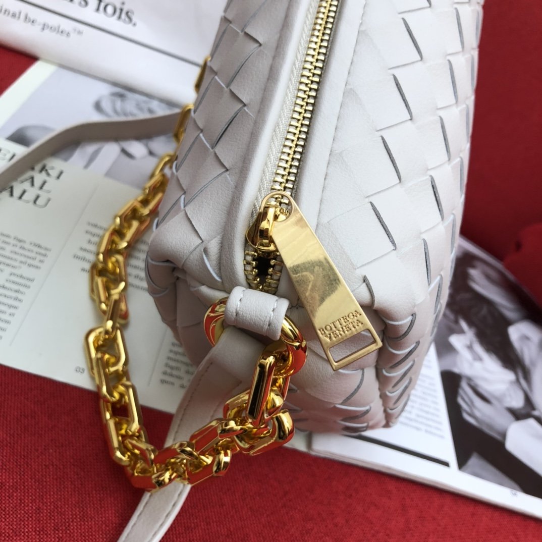 B0tt*ga Ven*ta Crossbody Bag White, For Women, Women’s Bags 9.4in/24cm