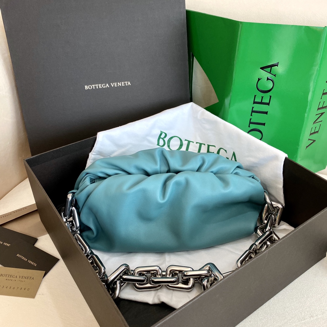 B0tt*ga Ven*ta Chain Pouch Red, For Women, Women’s Bags 12.2in/31cm