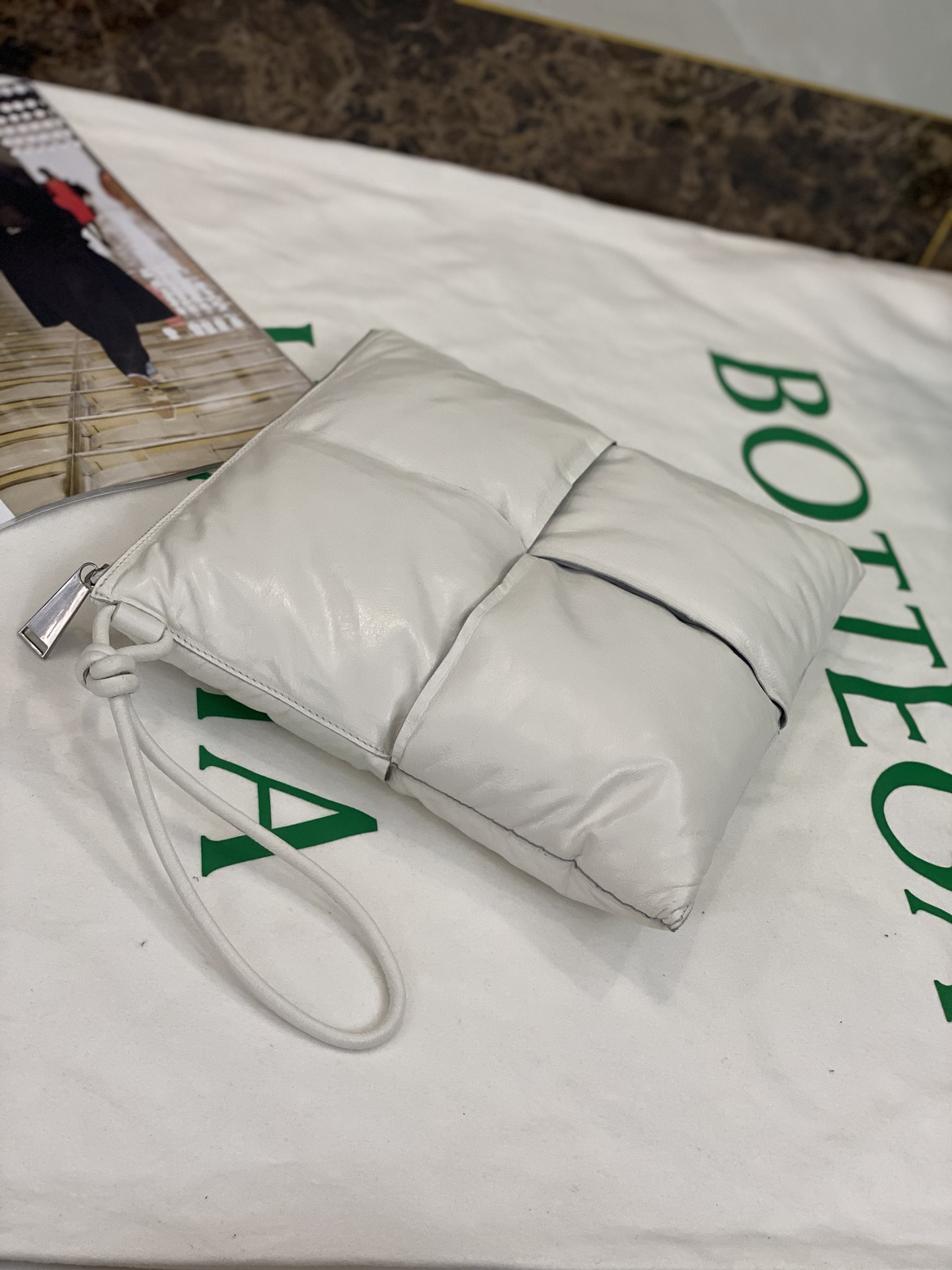 B0tt*ga Ven*ta Clutch White, For Women, Women’s Bags 11in/28cm