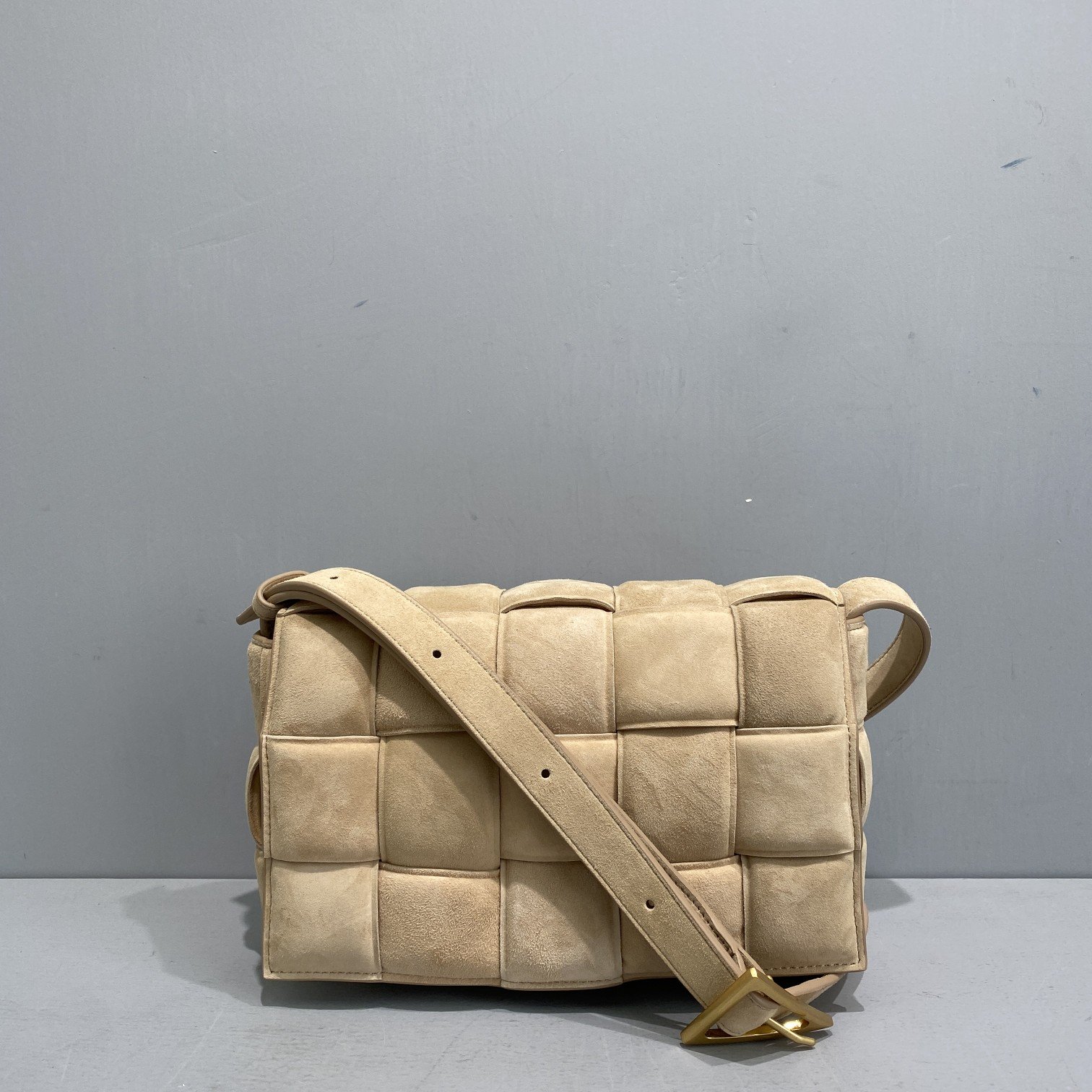 B0tt*ga Ven*ta Padded Cassette Beige, For Women, Women’s Bags 10.2in/26cm