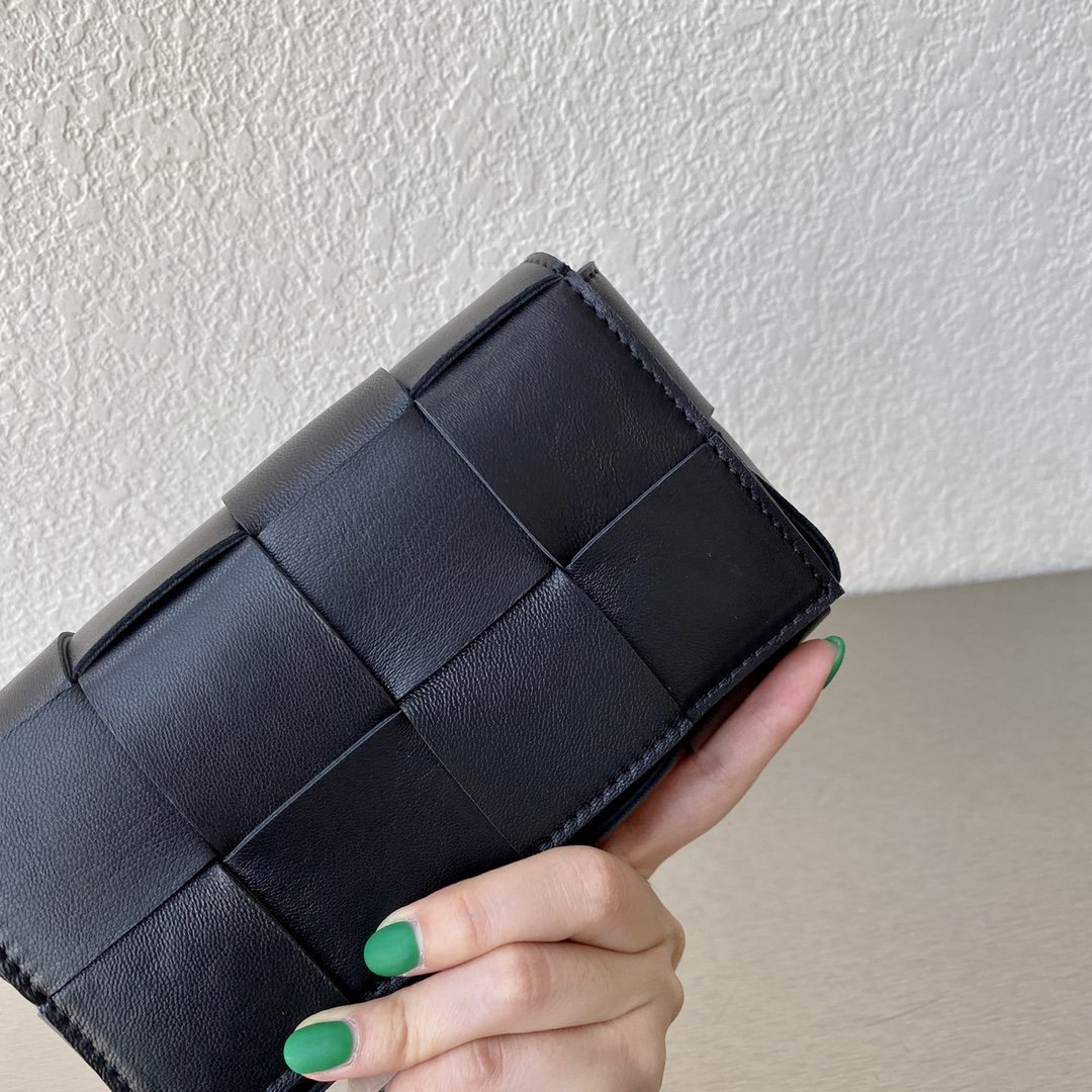 B0tt*ga Ven*ta Belt Cassette Black, For Women, Women’s Bags 7in/18cm 668572VMAY18425