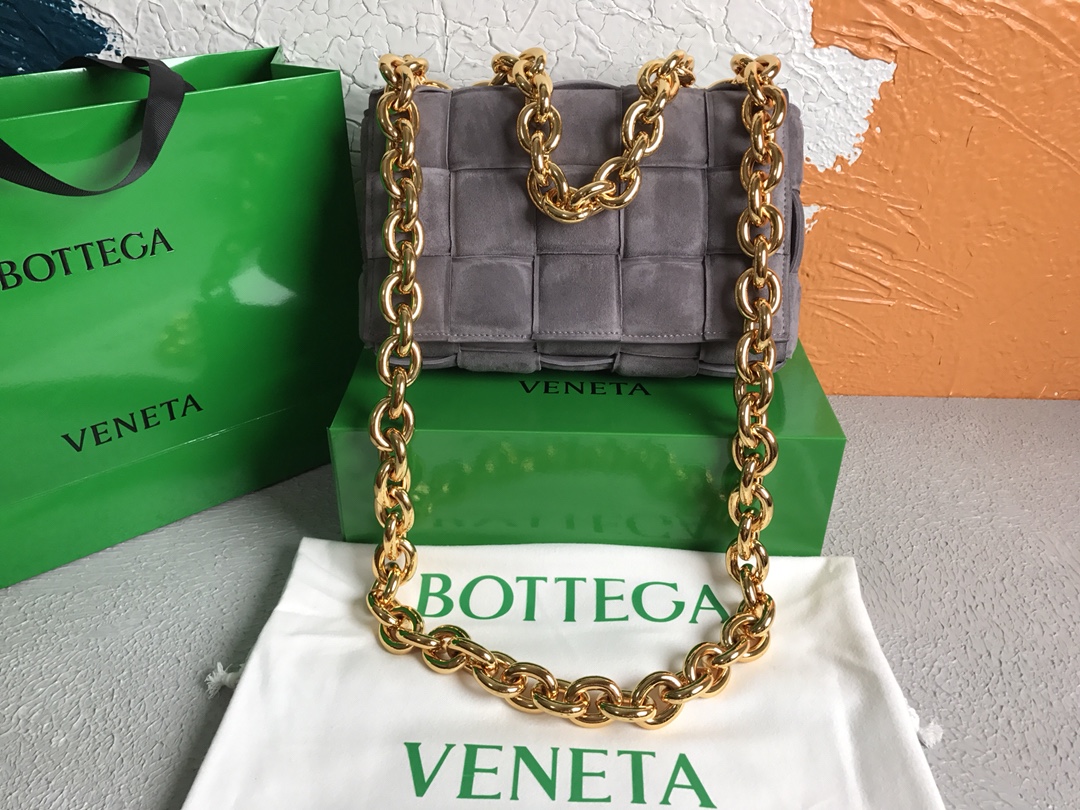 B0tt*ga Ven*ta Chain Cassette Gray, For Women, Women’s Bags 10.2in/26cm