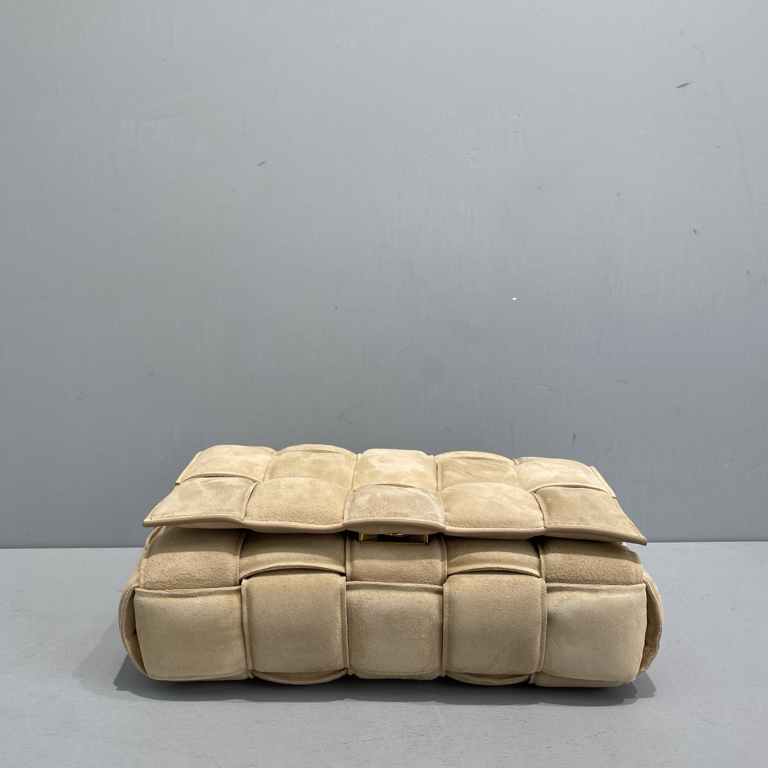 B0tt*ga Ven*ta Padded Cassette Beige, For Women, Women’s Bags 10.2in/26cm