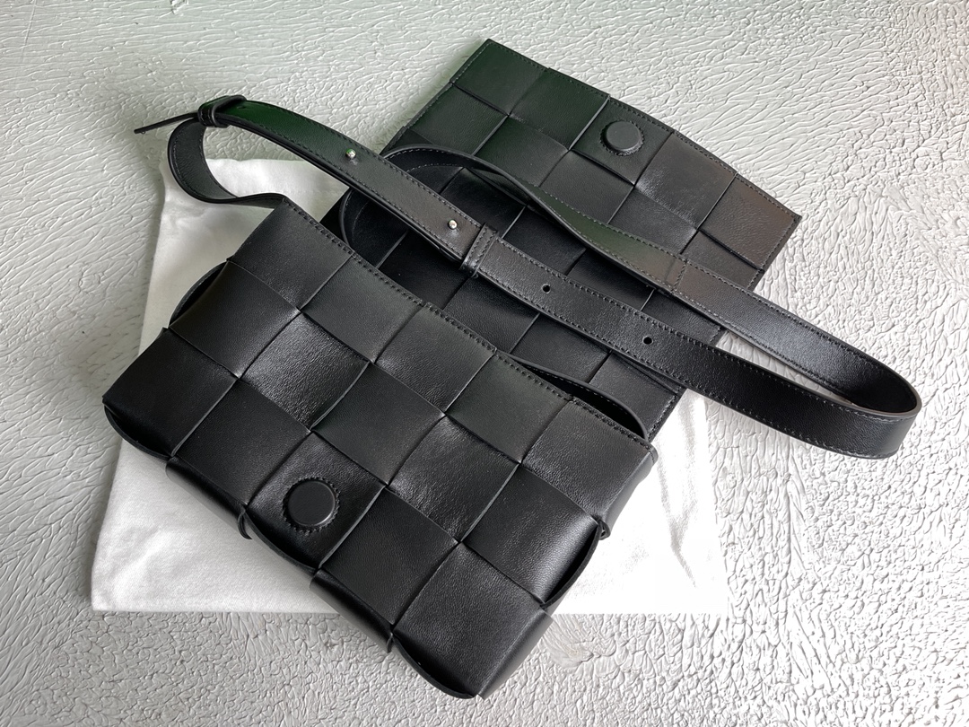 [True-to-ORIGINAL] B0tt*ga Ven*ta Cassette Black For Women 9.1in/23cm 578004VMAY11229