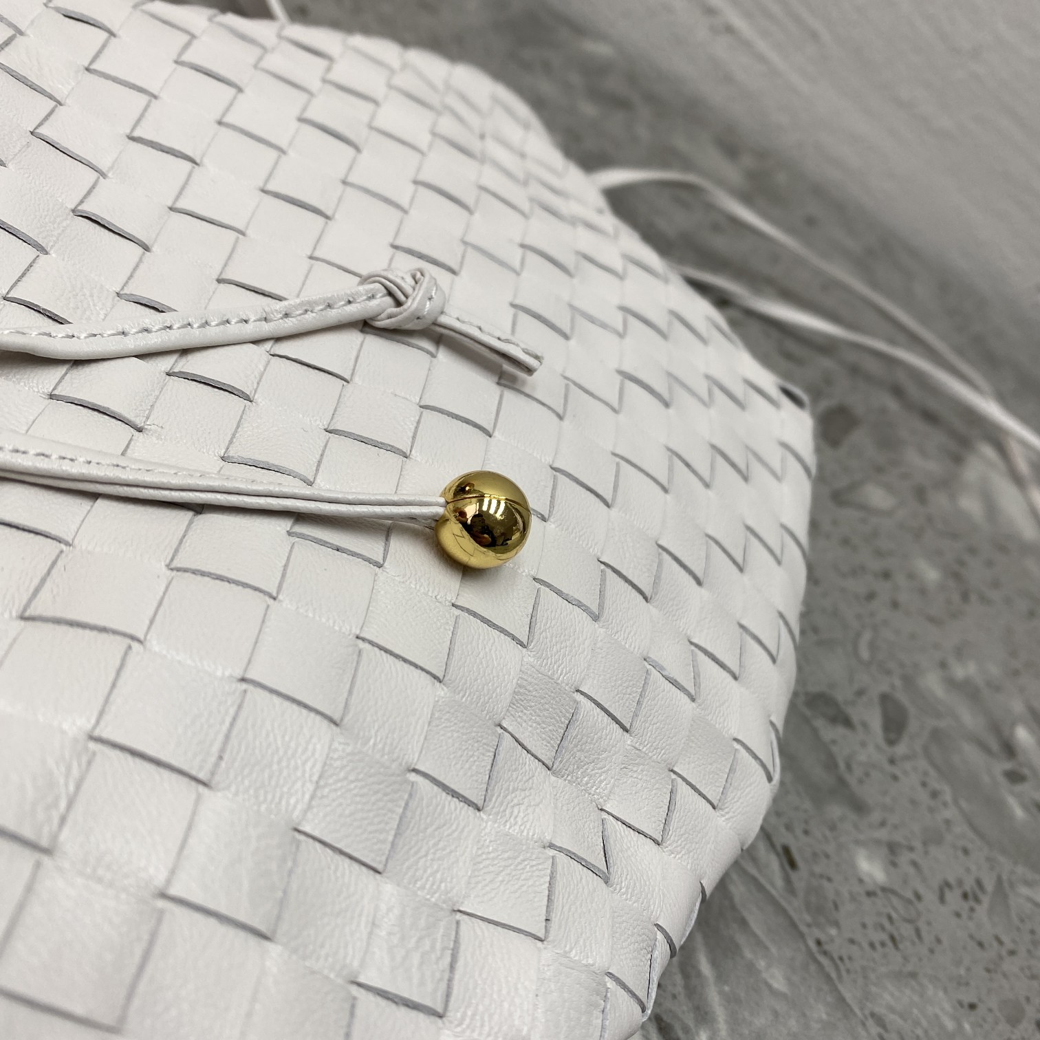 B0tt*ga Ven*ta Shoulder Bag White, For Women, Women’s Bags 10.2in/26cm 651811V08Z19143