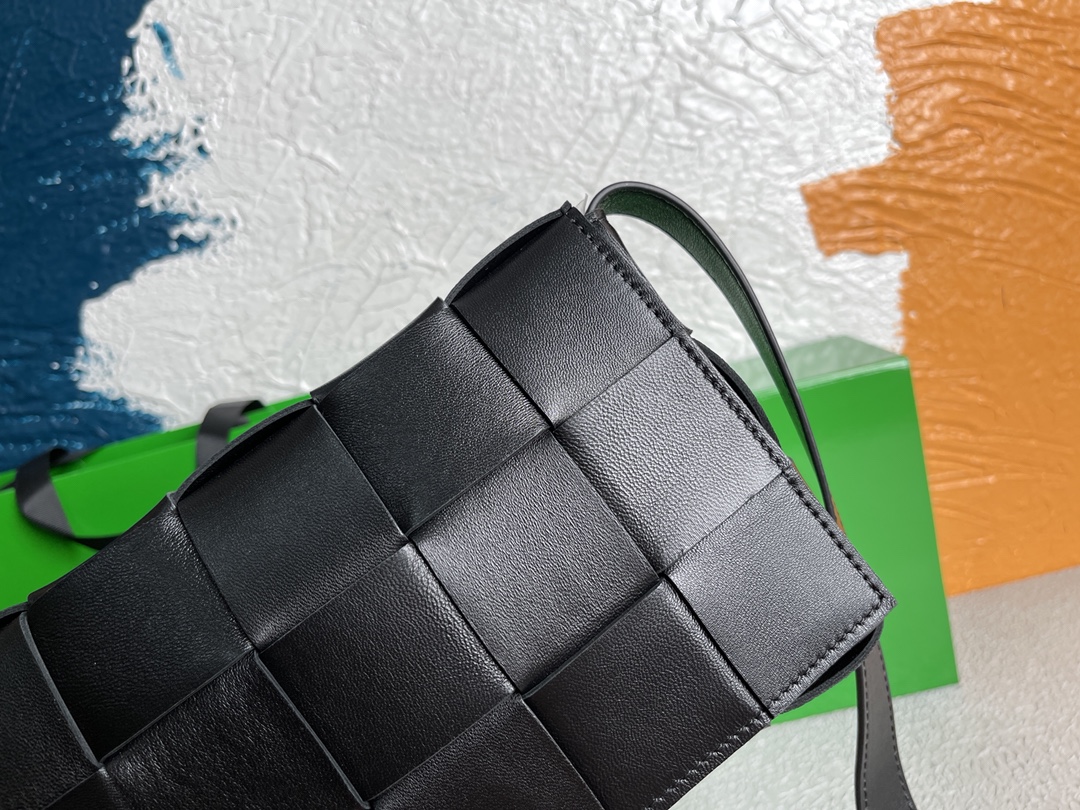 [True-to-ORIGINAL] B0tt*ga Ven*ta Cassette Black For Women 9.1in/23cm 578004VMAY11229