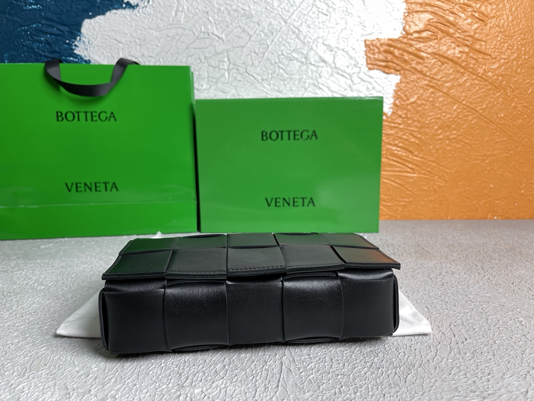 [True-to-ORIGINAL] B0tt*ga Ven*ta Cassette Black For Women 9.1in/23cm 578004VMAY11229