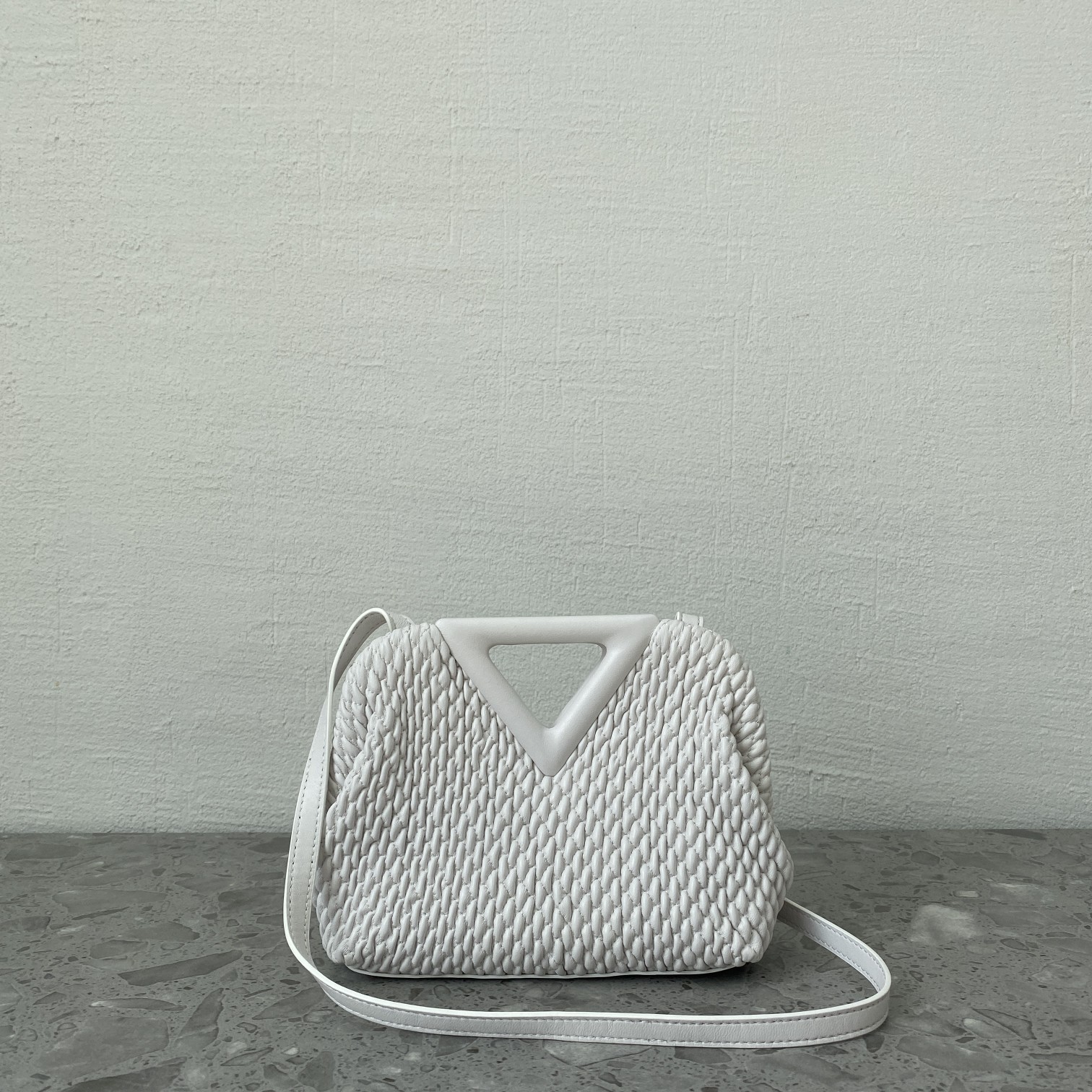 B0tt*ga Ven*ta Point Chalk, For Women, Women’s Bags 9.4in/24cm 661986V0TB19137