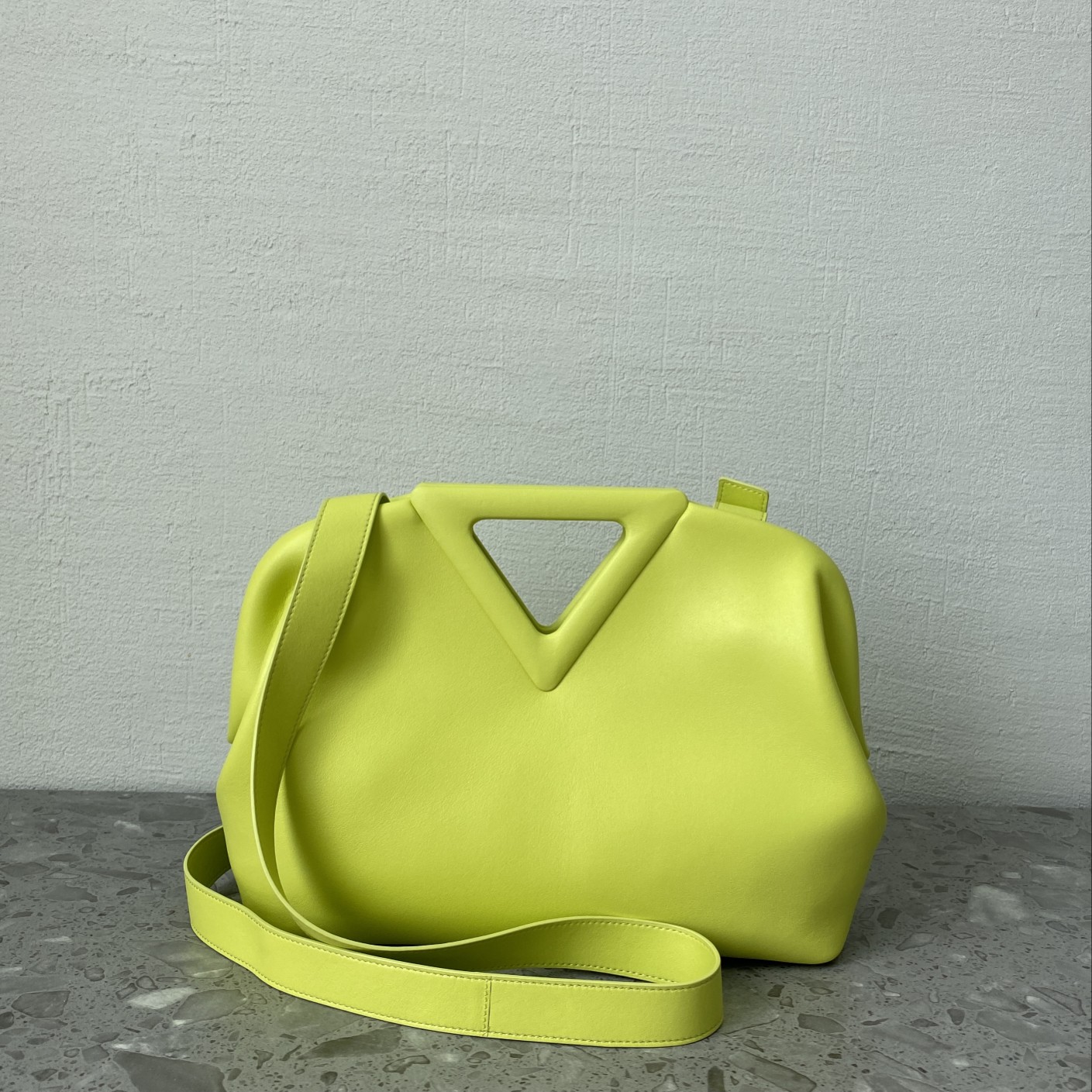 B0tt*ga Ven*ta Point Light Yellow, For Women, Women’s Bags 13.7in/35cm