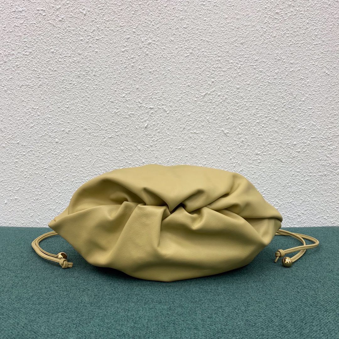 B0tt*ga Ven*ta Medium Pouch Beige, For Women, Women’s Bags 15.7in/40cm