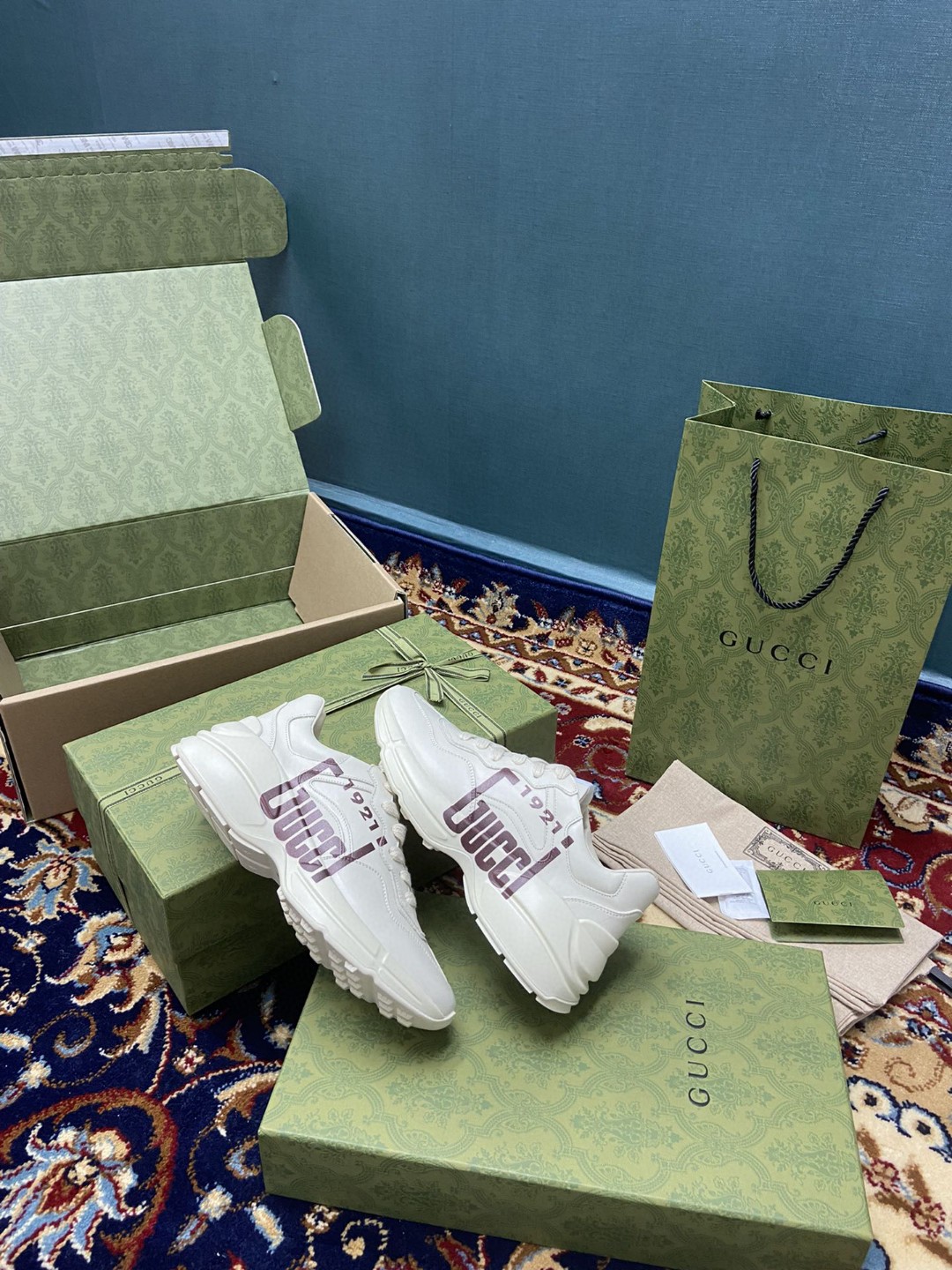 Gvc*1 Men’s Rhyton Sneakers With Logo 1921 Gvc*1 White Ivory For Men ‎684896 DRW00 9522