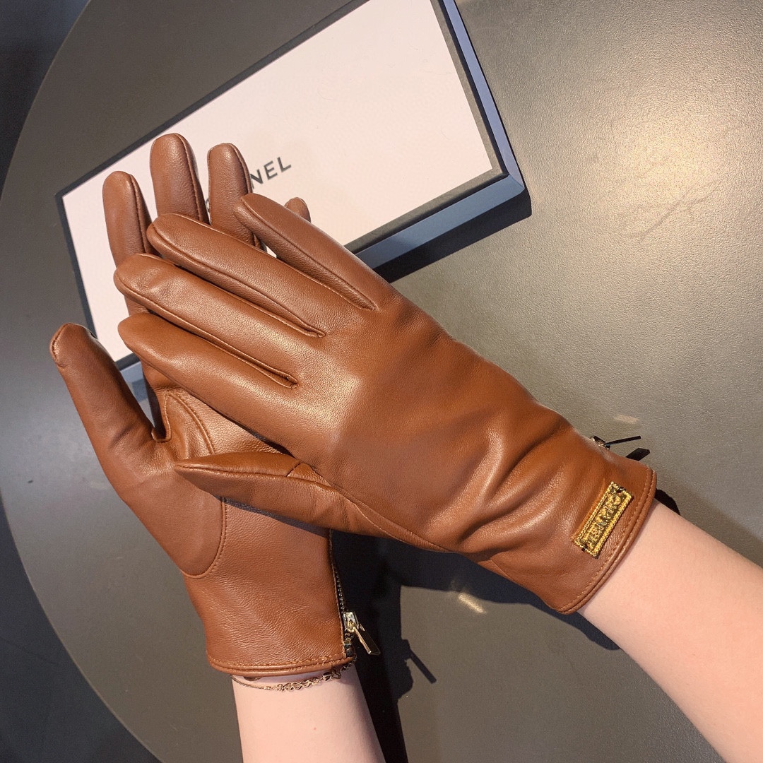 Ch**el Gloves In Brown
